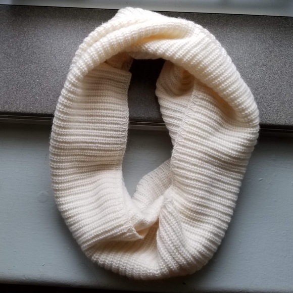 Cream Off White Rib Knit Winter Infinity Scarf - Picture 4 of 7